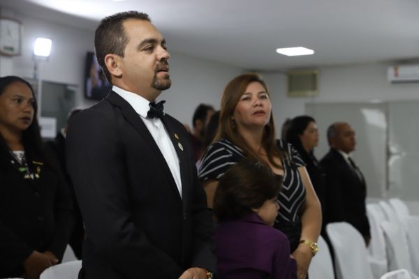 Paulo Ricardo, sua esposa Aurilene e o filho.jpg