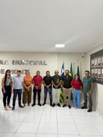 Vereadores se reunem na câmara para tratarem de assuntos relacionados aos trabalhos legislativos